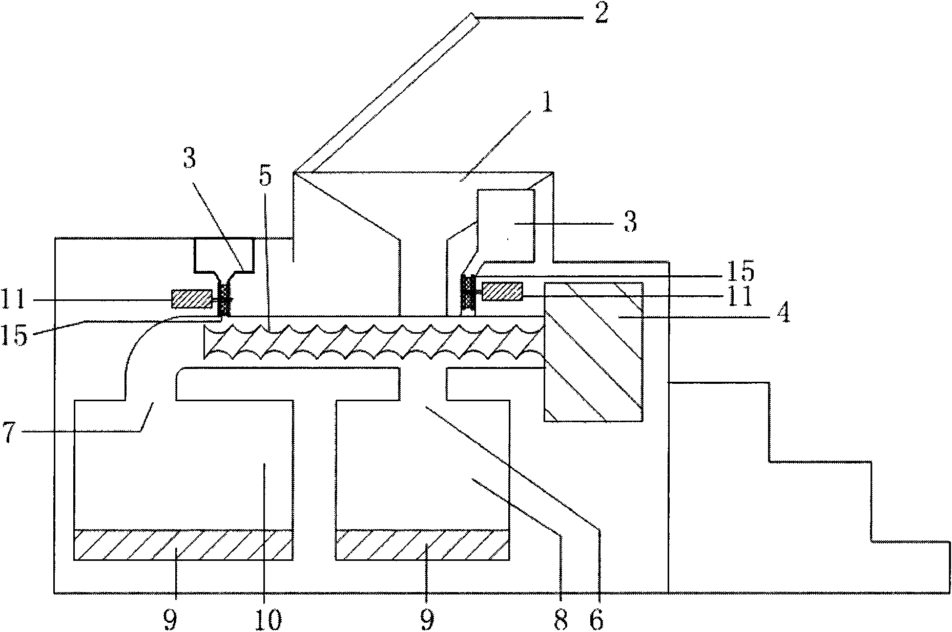 Kitchen garbage crushing and fermenting device