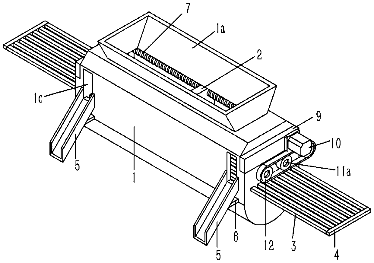 Dirt discharge structure on tooth rake type bar screen machine