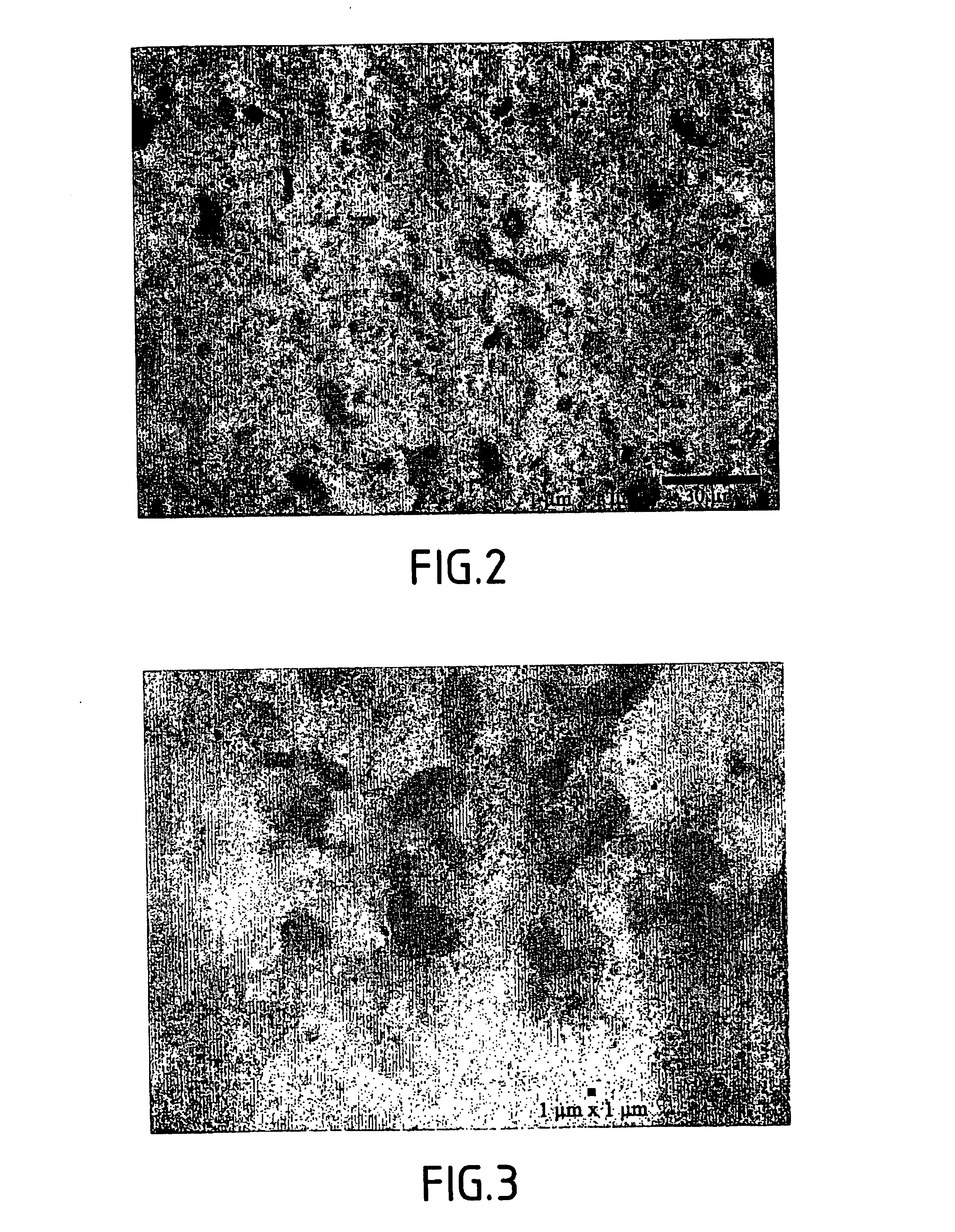 Device comprising at least one type of tubular nanostructure having at least one complex pigment on the surface thereof