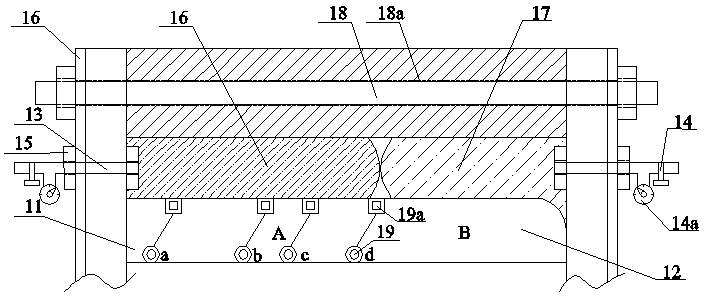 Roadway surrounding rock response device and method under hinged rock beam dynamic load