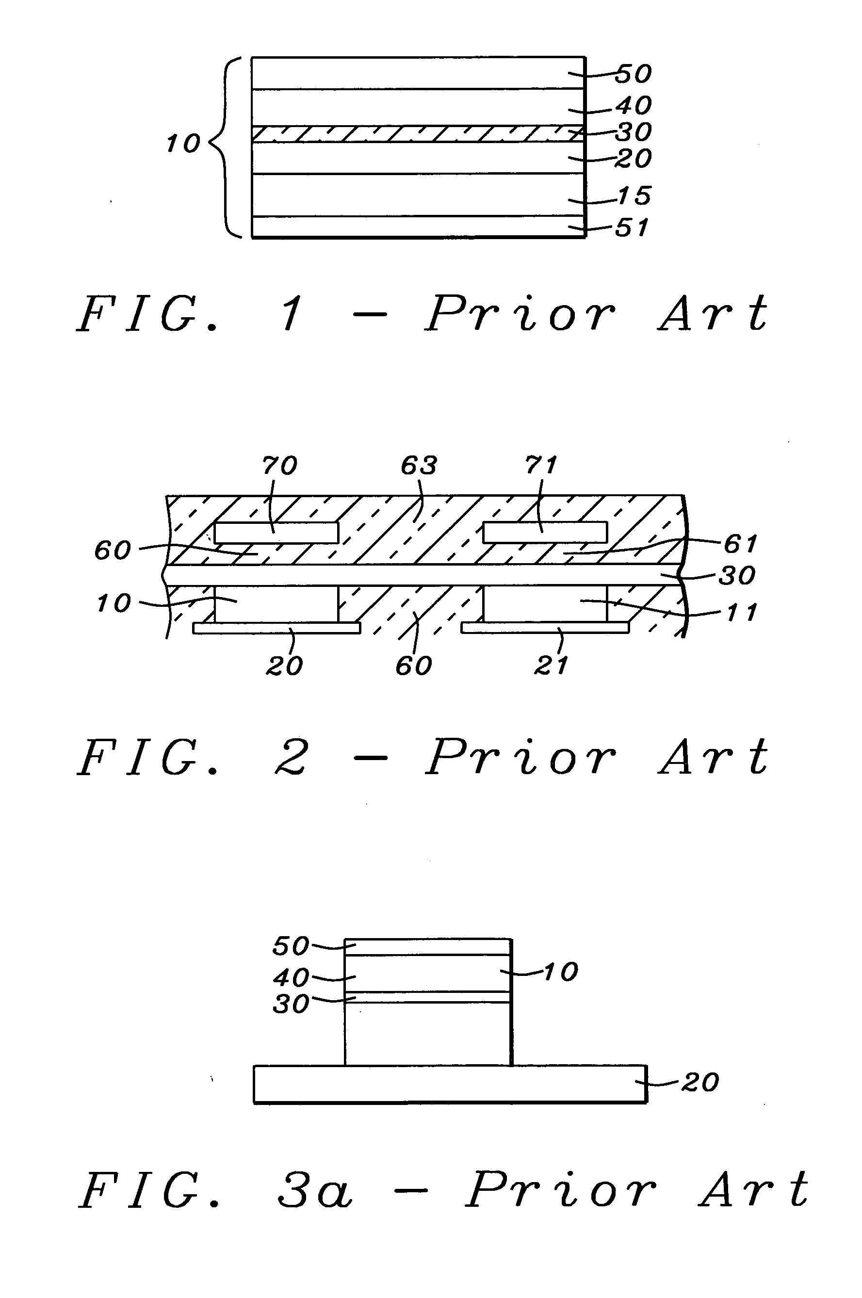 Spacer structure in MRAM cell and method of its fabrication
