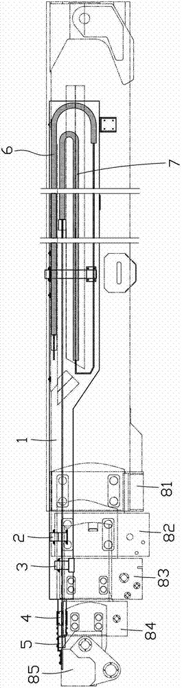 Telescopic pipeline conveying device and high-altitude operation equipment having same