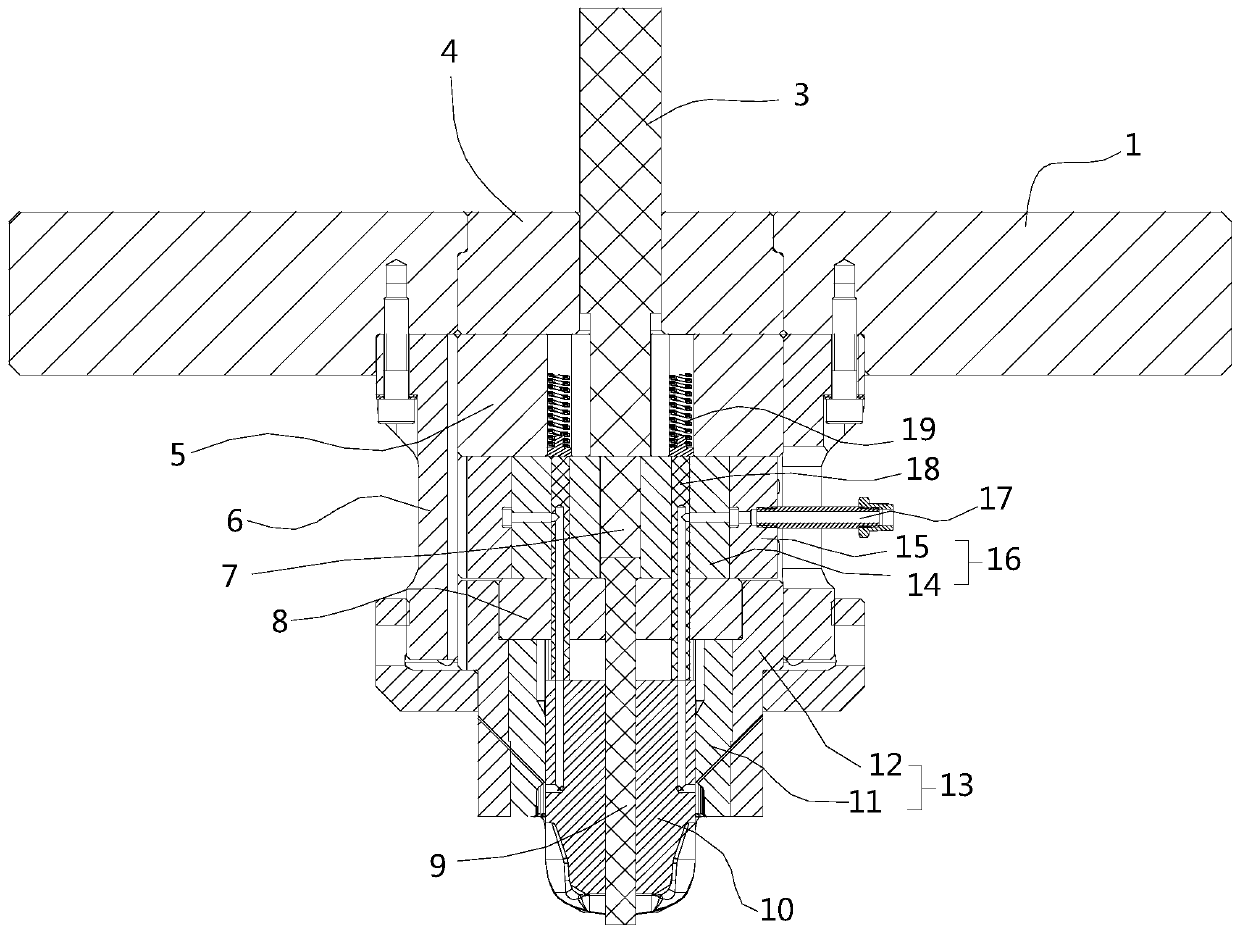 Hot forging die upper die with internal cooling function and cooling method thereof