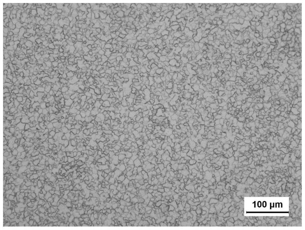 A preparation method of small size pure niobium bar with uniform structure