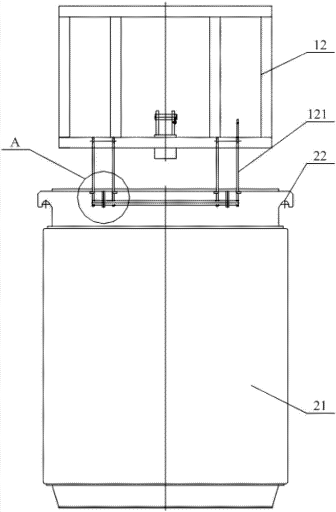Squeezing device and squeeze cage lifting device thereof