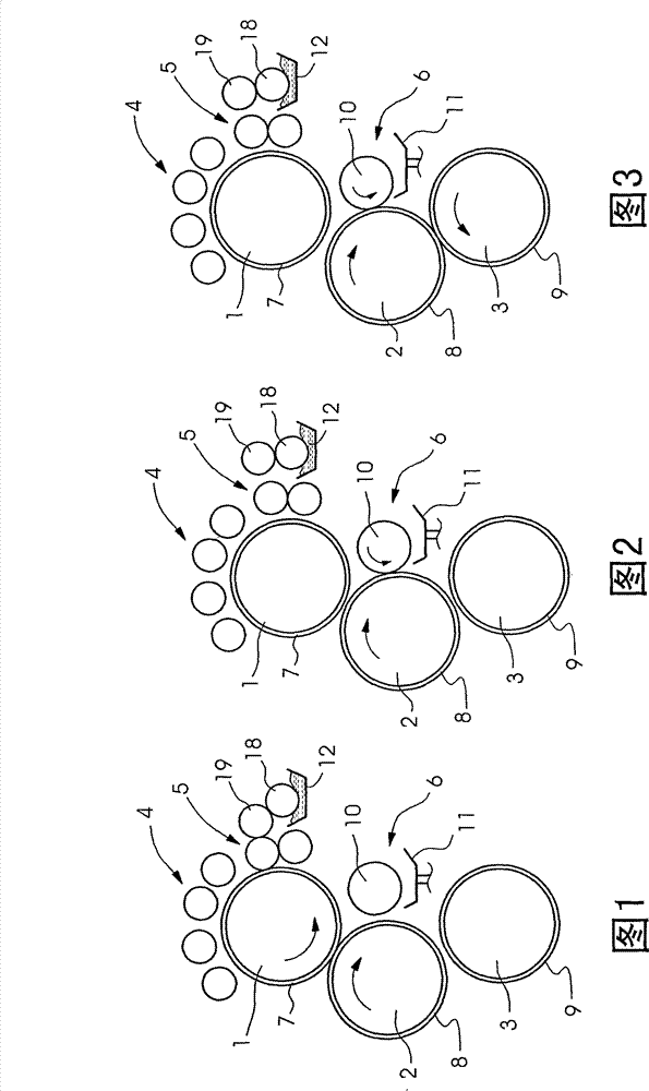 Method for cleaning a circumferential surface of a cylinder of a printing press
