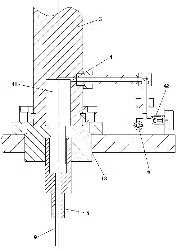Forming device for metal plastic extrusion forging