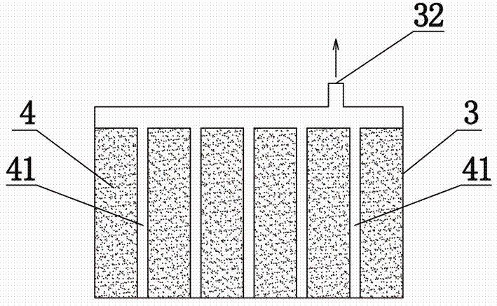Built-in channel thermal evaporator and solar water heater with the thermal evaporator