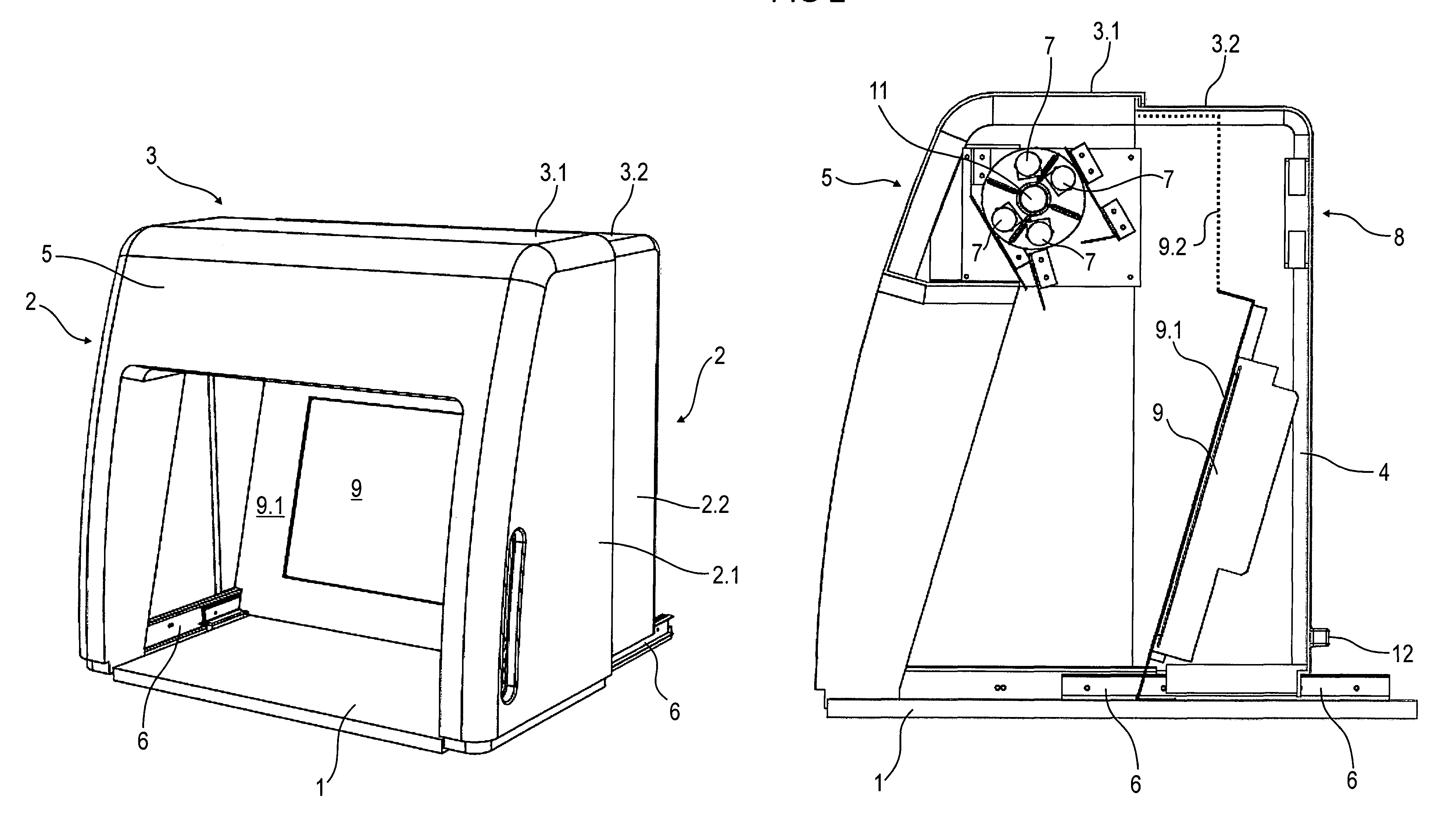 Device for shading extraneous light and for creating defined lighting conditions on a monitor