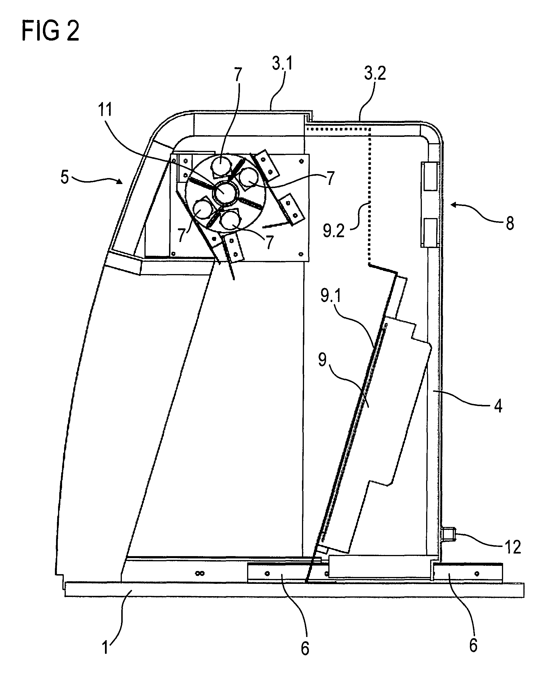 Device for shading extraneous light and for creating defined lighting conditions on a monitor