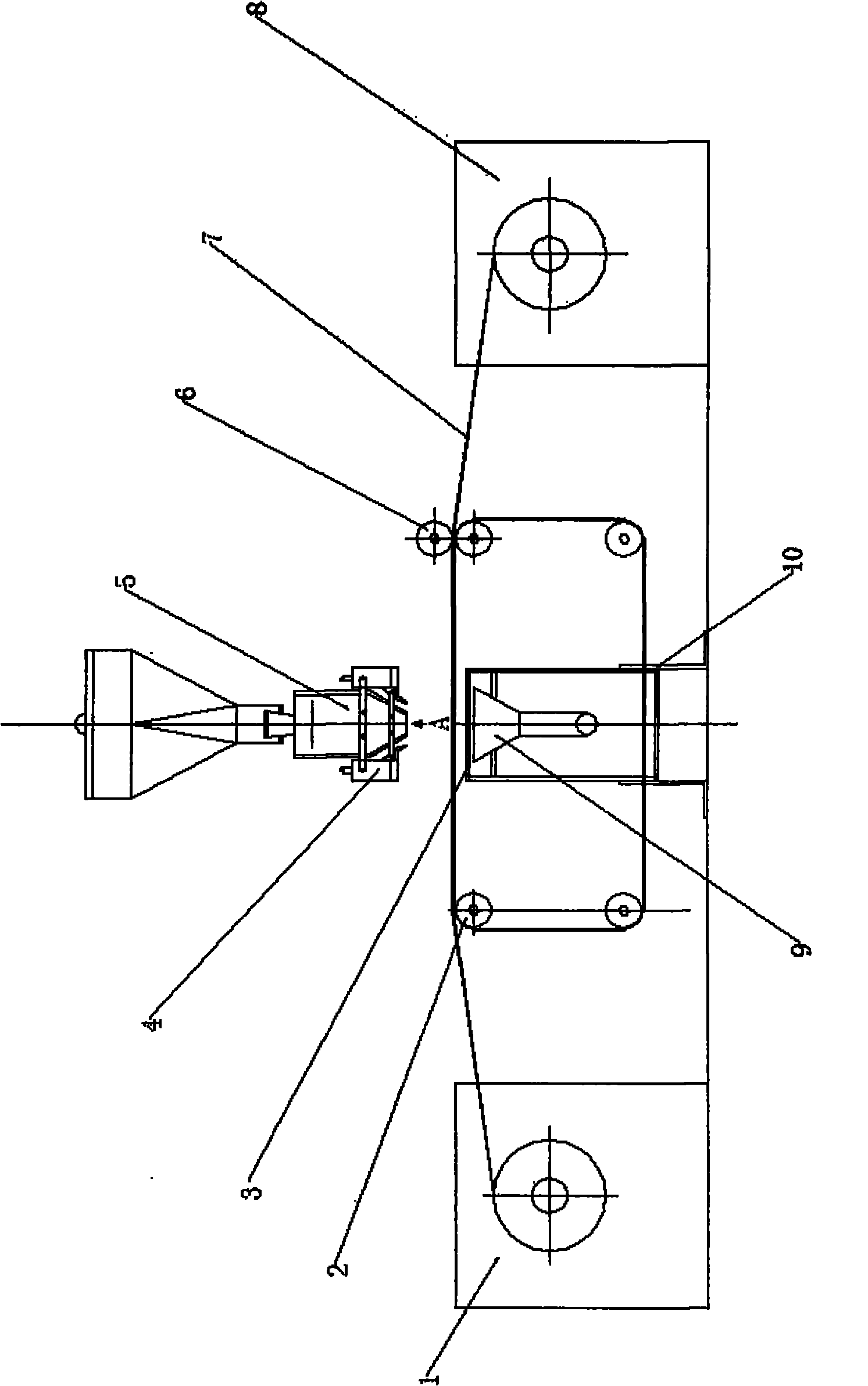 Device for preparing non-woven fabric product continuously with electrostatic spinning method