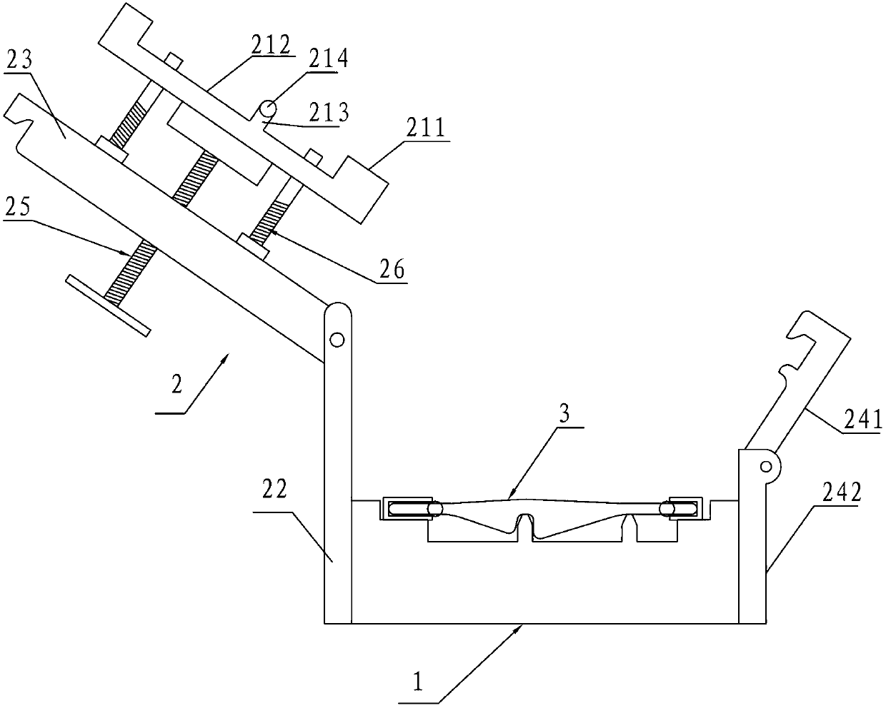 Irregularly-shaped reed shaping clamp for jet loom