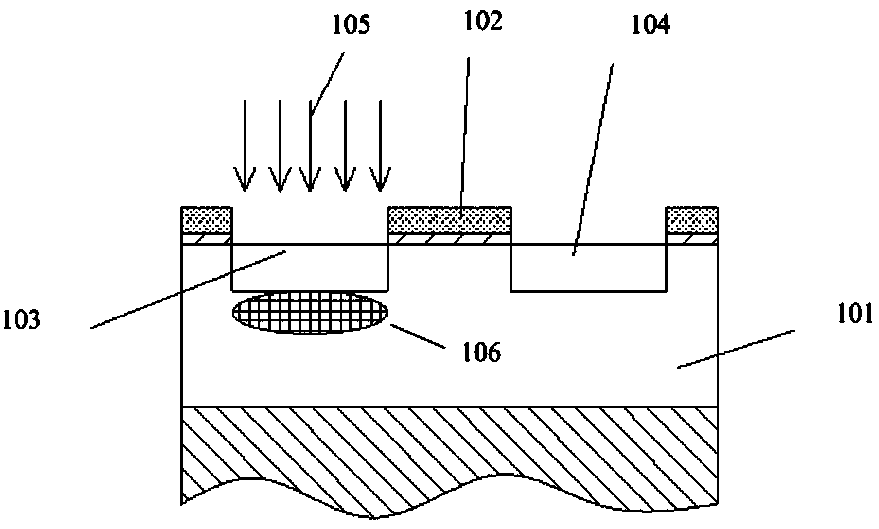 SOI NMOS ESD device and preparing method thereof