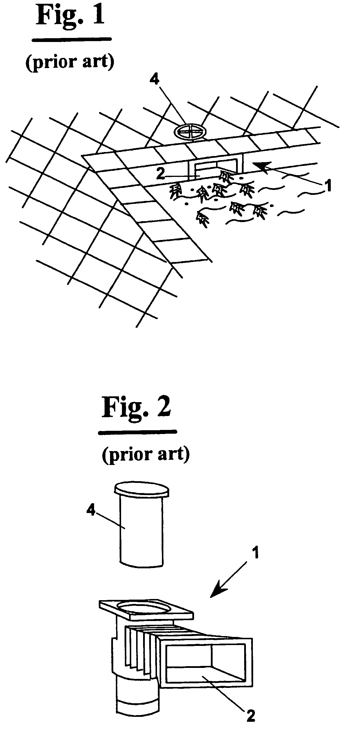 Self-propelled floating device for cleaning water surfaces