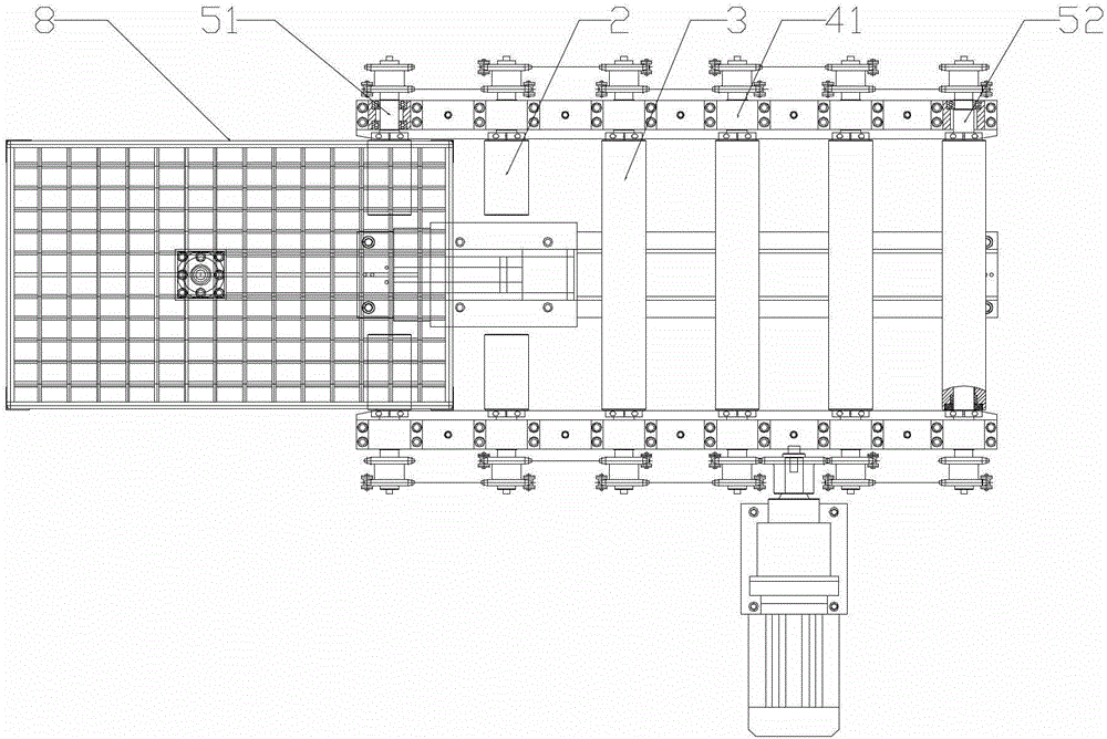 An automatic feeding and discharging roller conveyor