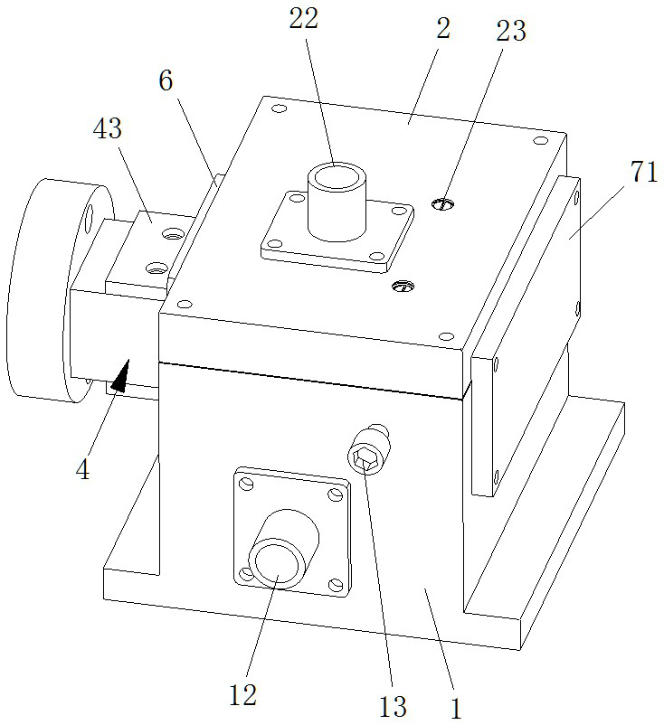 An electrolytic machining tool for flexible parts