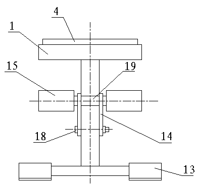 Arm strength training device with automatic adjusting function and use method thereof