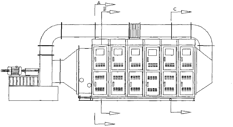 Solid energy storage electric boiler and heat exchanging structure thereof
