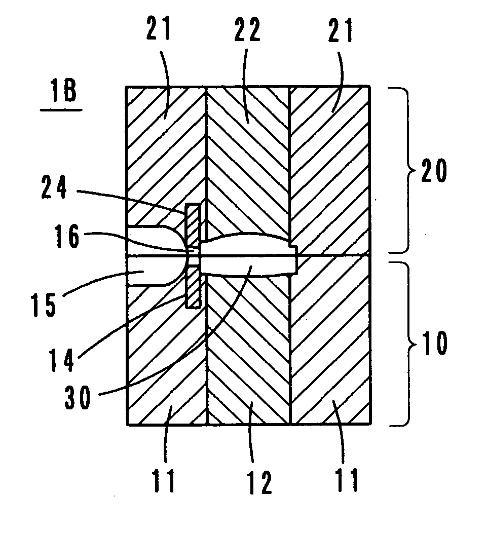 Injection mold and injection molding apparatus