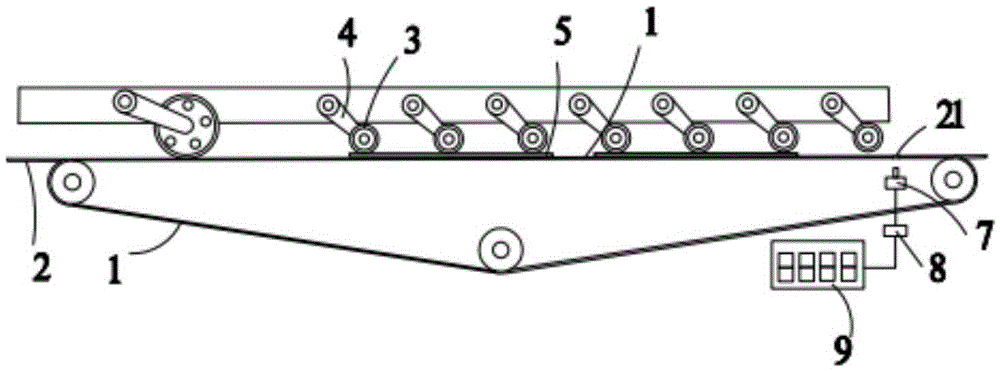 Stitching mechanism having piece counting function and used for woven bag stitching procedure