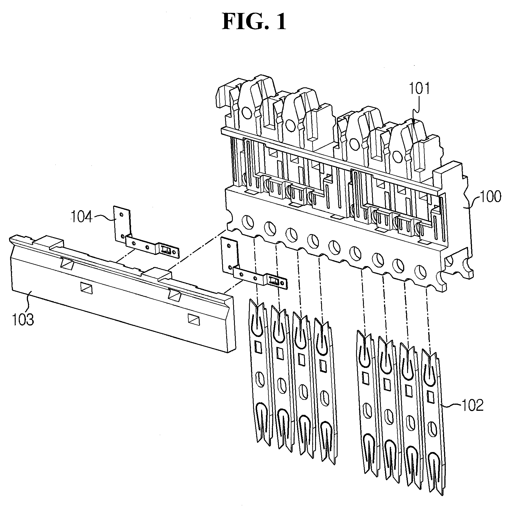 Connecting block improved in crosstalk-characteristics