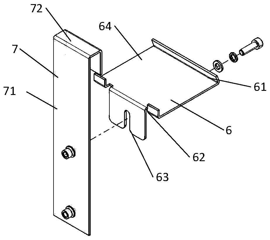 Mounting structure of decoration side plate and escalator or automatic sidewalk