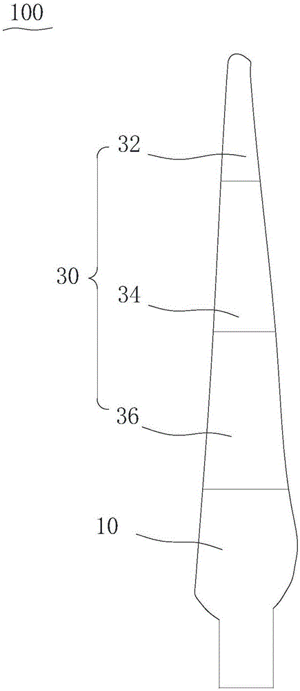 Variable pitch blade and wind turbine provided with variable pitch blade