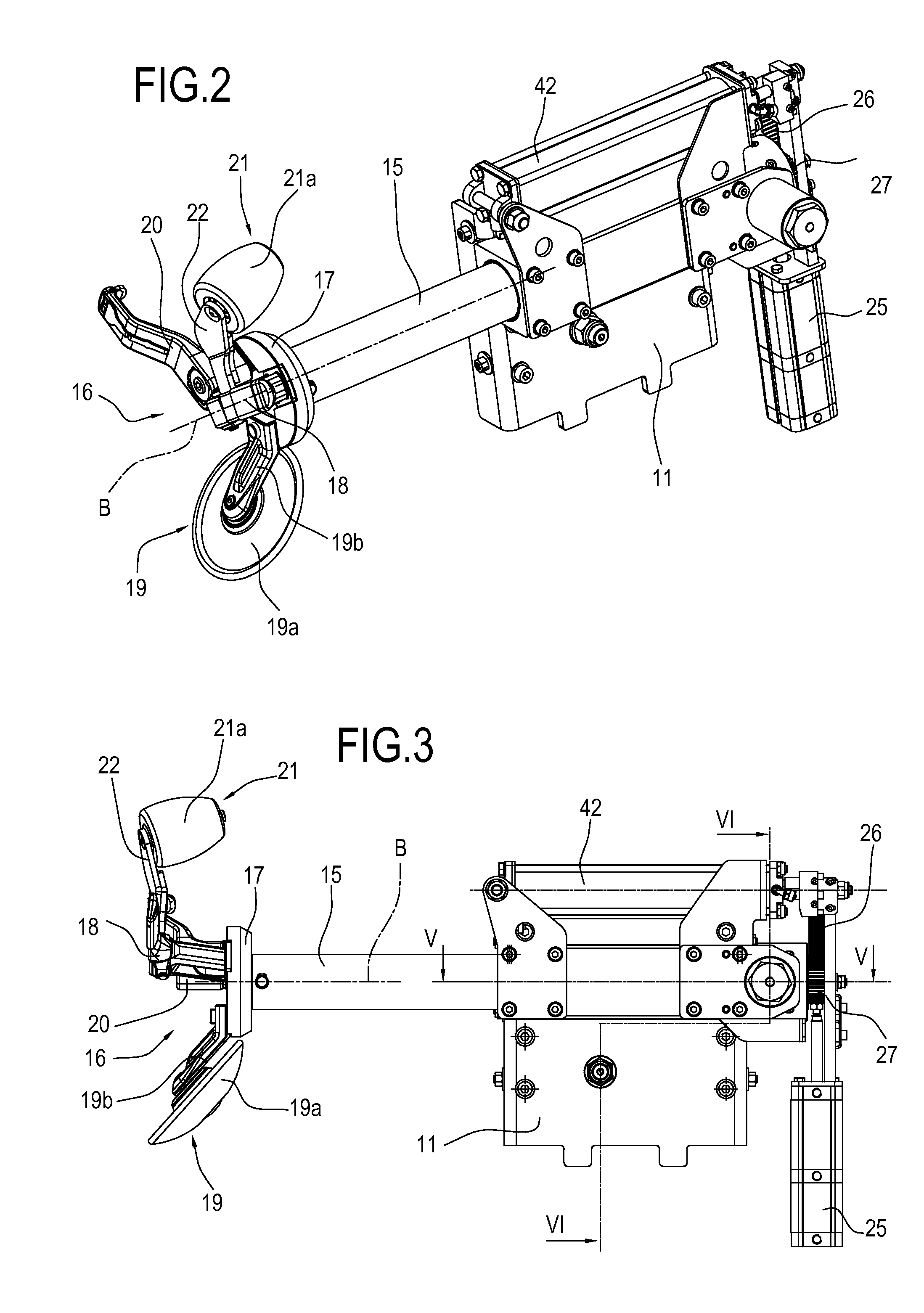 Machine and method for fitting and removing a tyre