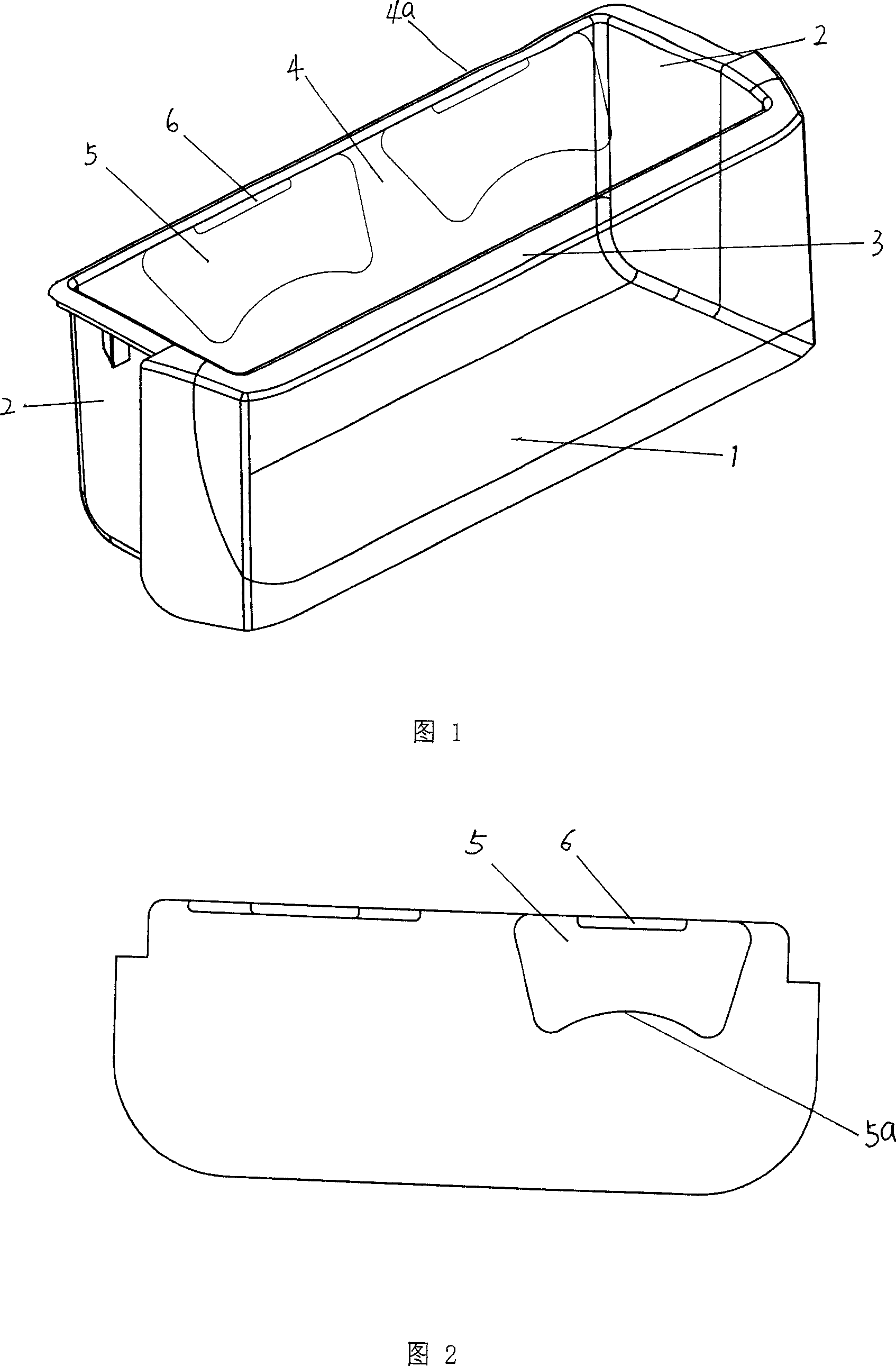 Refrigerating bottle base in refrigerator with overturn bottle-clip device