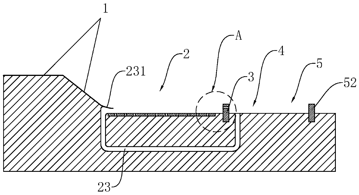 Energy dissipation structure for water conveying hole