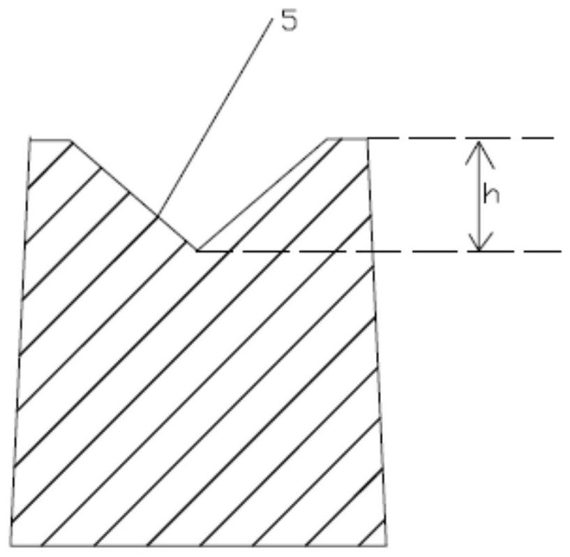 A fan-shaped pressure cone riser for casting and its casting method