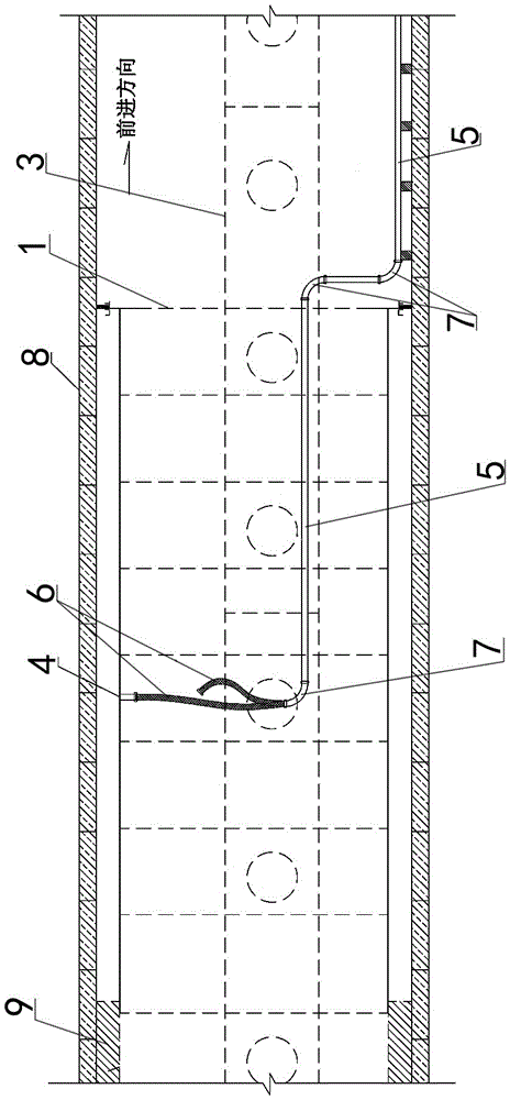 Construction method for pouring tunnel second lining self-compacting concrete