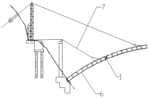 A connection shaft disk and a method for using it to carry out cable hoisting arch bridge construction