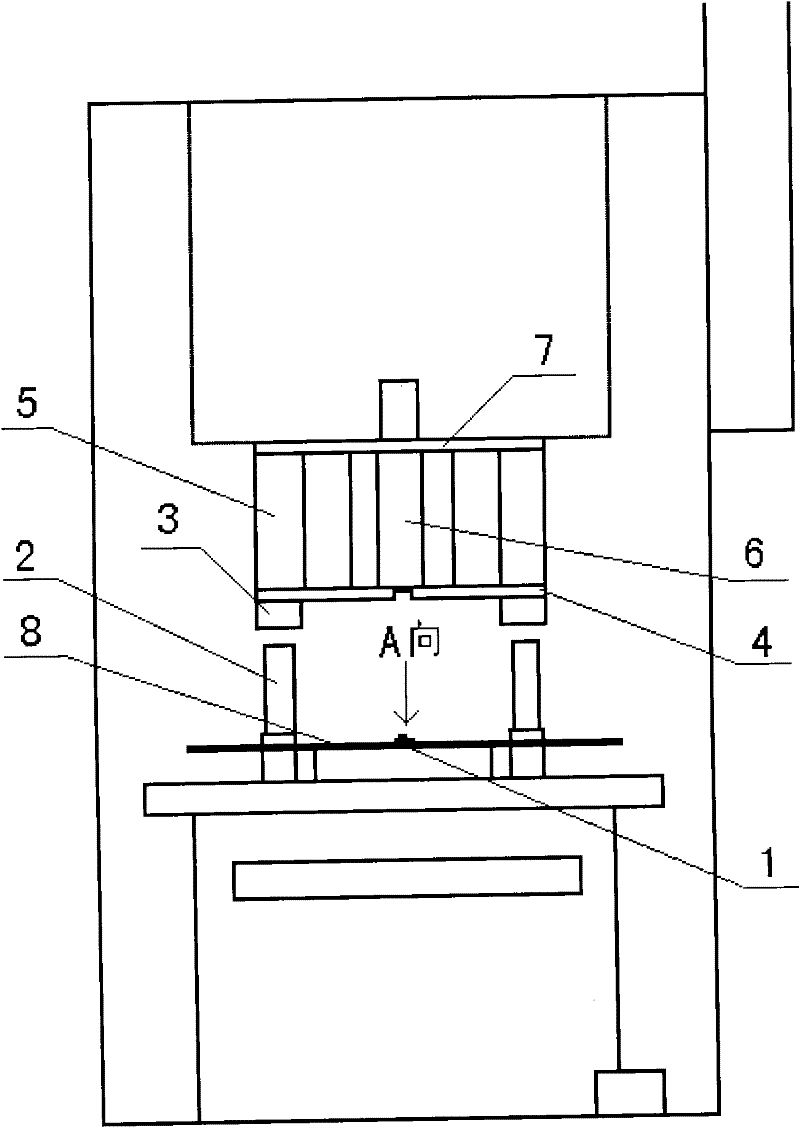 Angle cutting mould for unfolded material of carriage trough girder