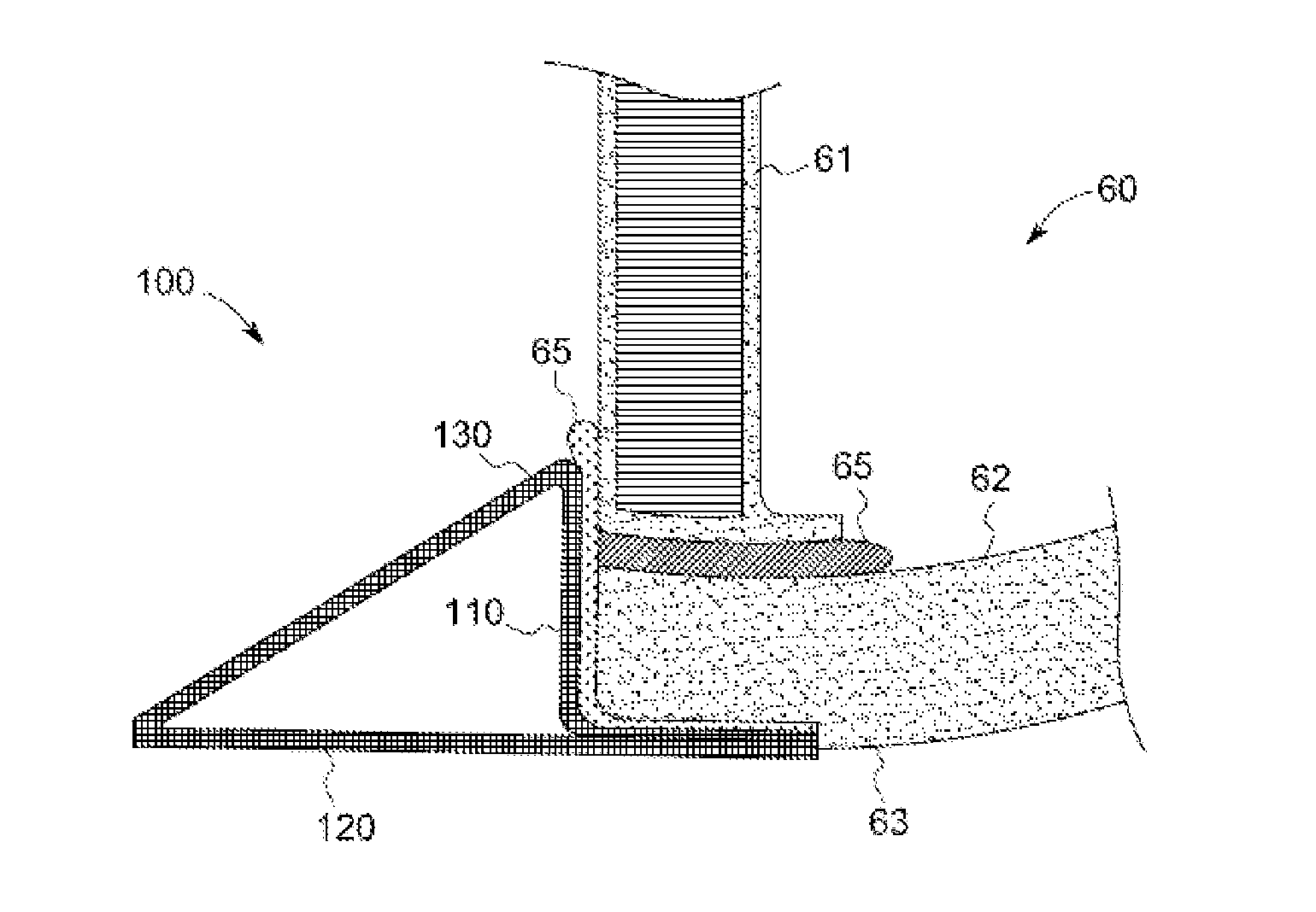 Wind turbine rotor blades with support flanges