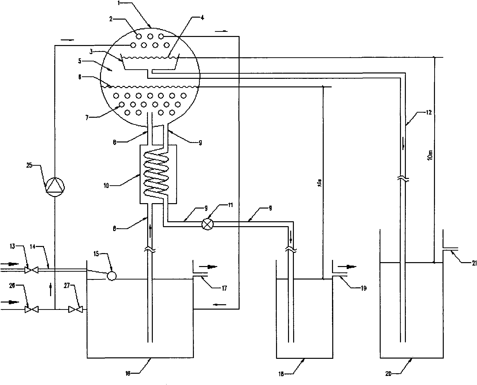 Low-temperature heat energy driven device for distilling and separating water evaporated under negative pressure