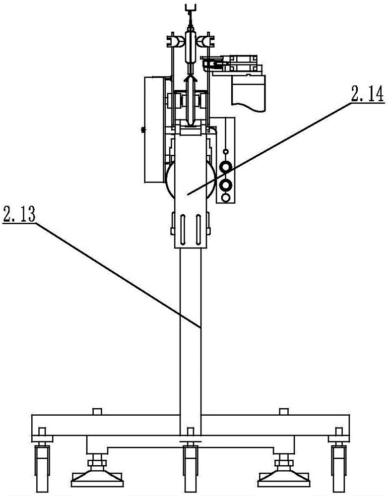 Line type conveying cutting machine for plastic bottles