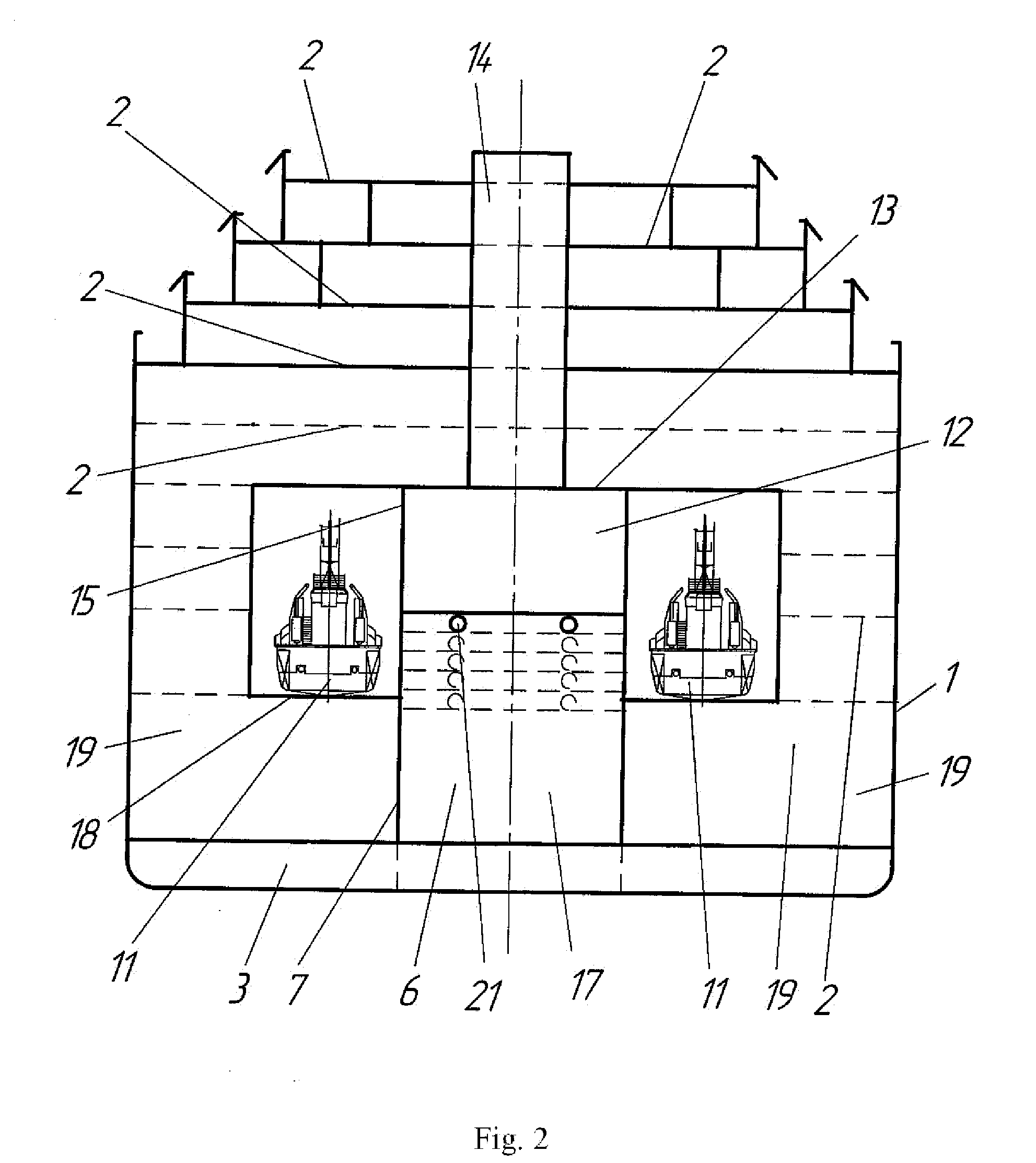 Device for skimming oil from the surface of water