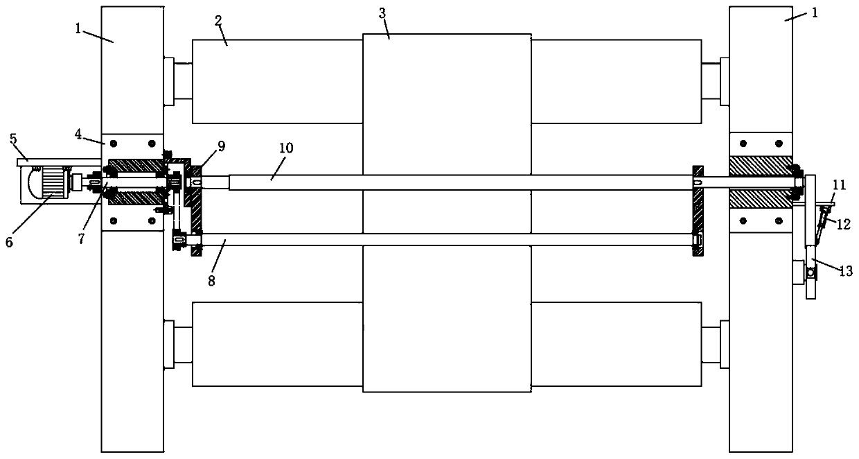 Gluing device for improving gluing uniformity