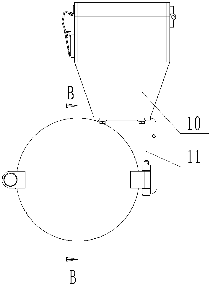 Synchronous low pressure circumferential air suction precision seed metering device