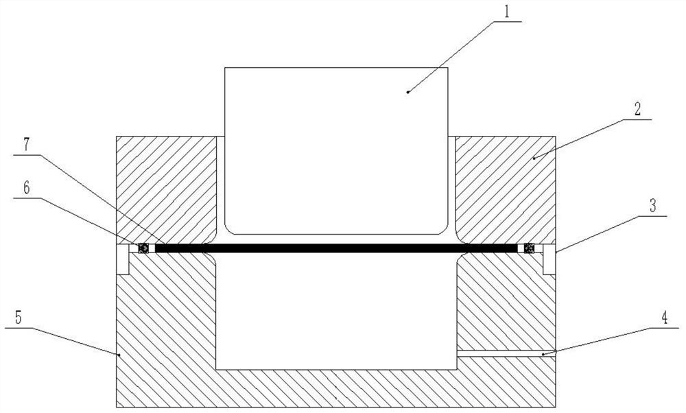 High-temperature alloy complex thin-wall part fluid medium forming die and high-temperature alloy complex thin-wall part fluid medium multi-pass forming method