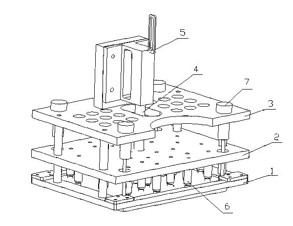 Assembly device for welding circuit board and heat sinking base plate and welding method thereof