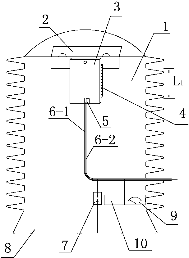 Insulator with temperature monitoring function