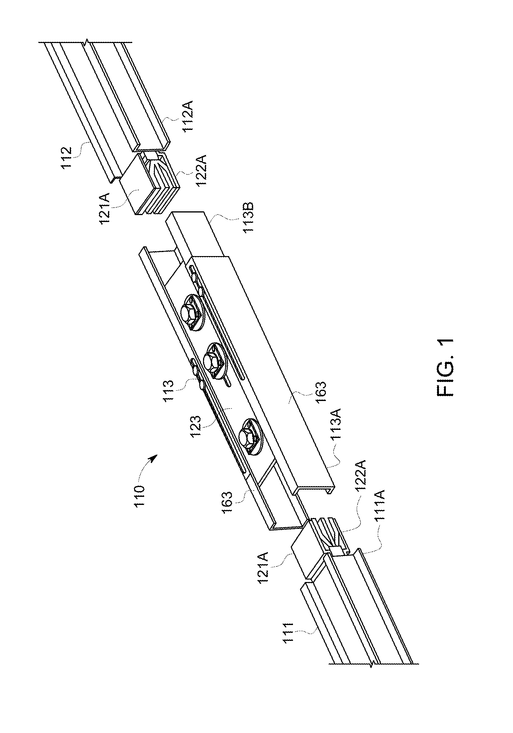 Busway joint coupling having a splice plate with a longitudinal rib
