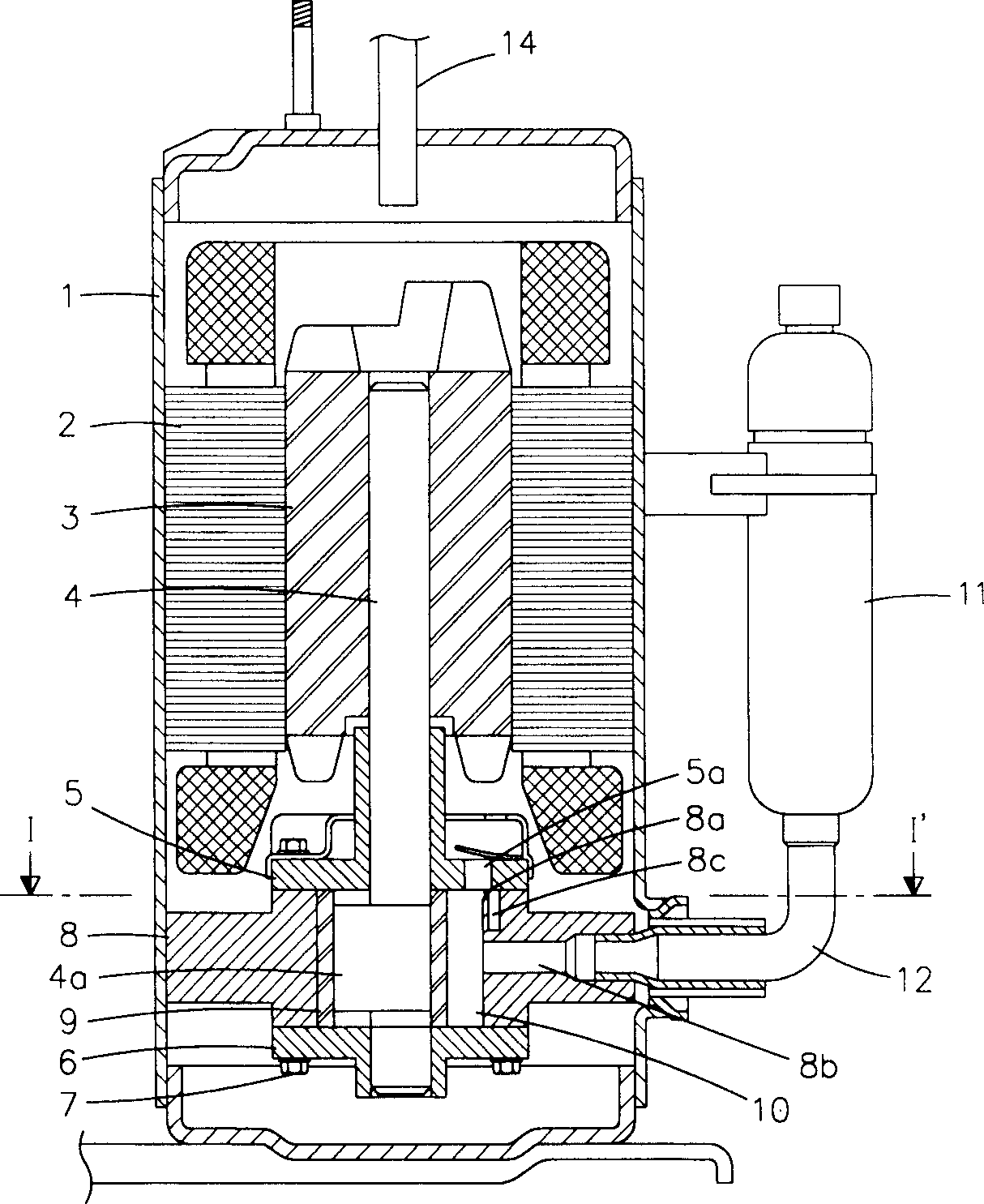 Noise reducing structure for hermetically sealed compressor