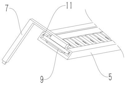 Closer with novel closed guide rail