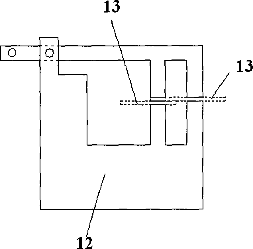 Clamping structure for fastening motion self-compensation