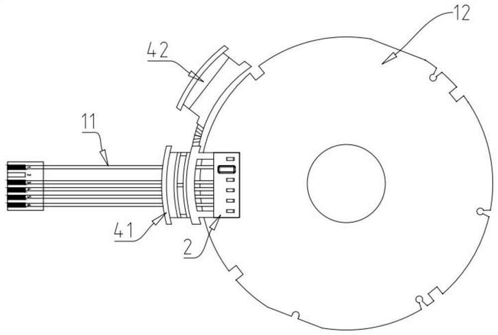 Electric wire connecting assembly and motor with same