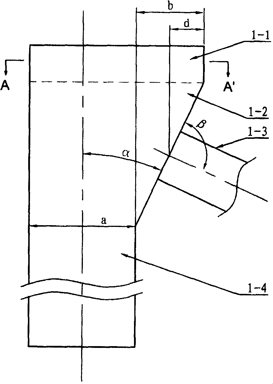 Inclined exit type reaction tower capable of reinforcing internal cycle