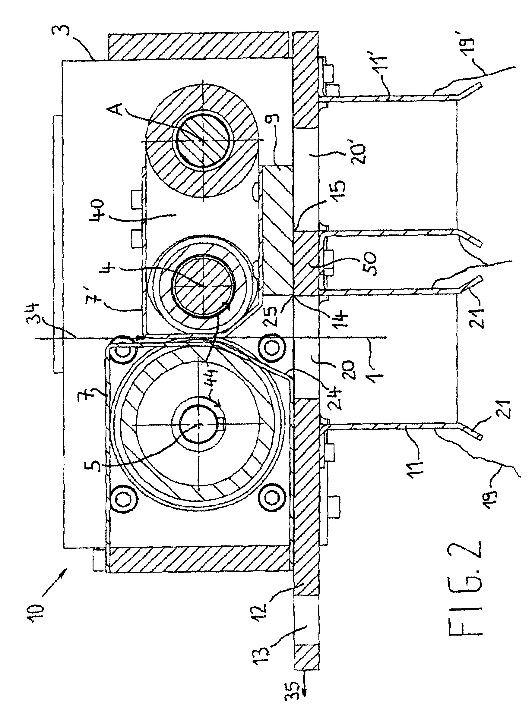 Method and apparatus for transporting label strips